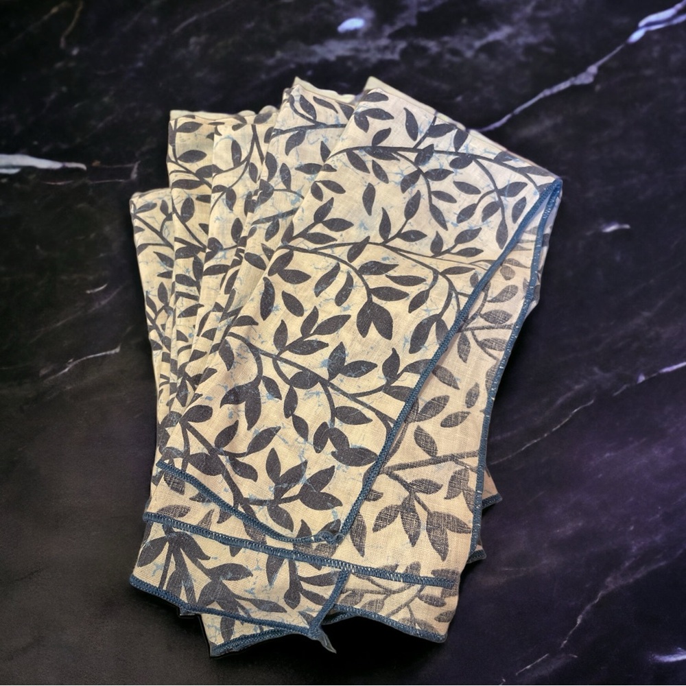 8 Square Napkins With Blue Bamboo Design